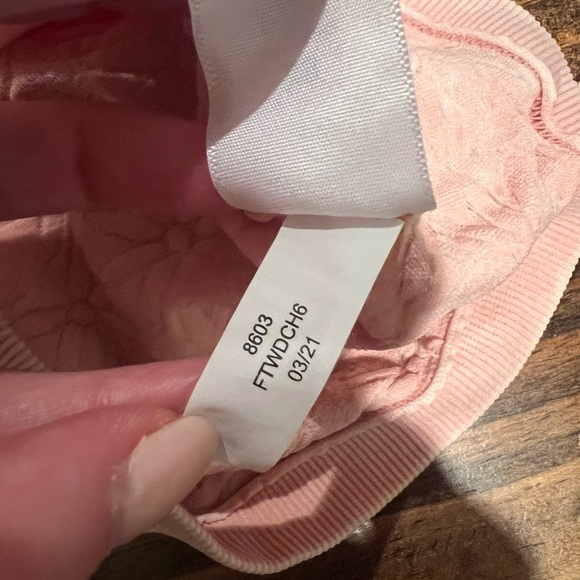 Aeropostale seamless seriously soft bralette size XS, pink, floral, dainty - Picture 4 of 6